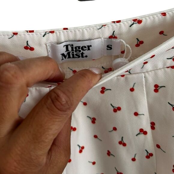 Tiger Mist White Cherry All Over Novelty Print Pants Size S Cropped Ruffle - Picture 5 of 13